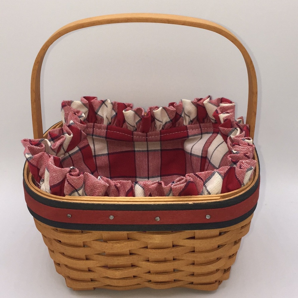 Longaberger 2001 All American Collection Strawberry Basket with Fabric L…